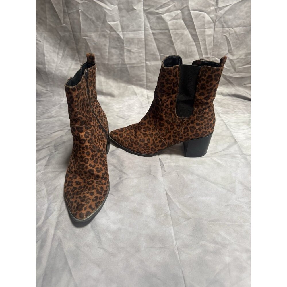Express Size 8 1/2 Cheetah Print Block Heel Boots… - image 2